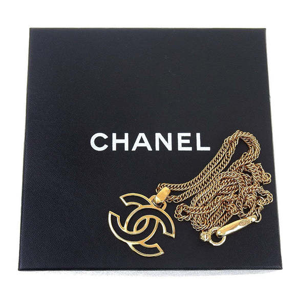 CHANEL Coco Mark Necklace - Picture 6 of 6